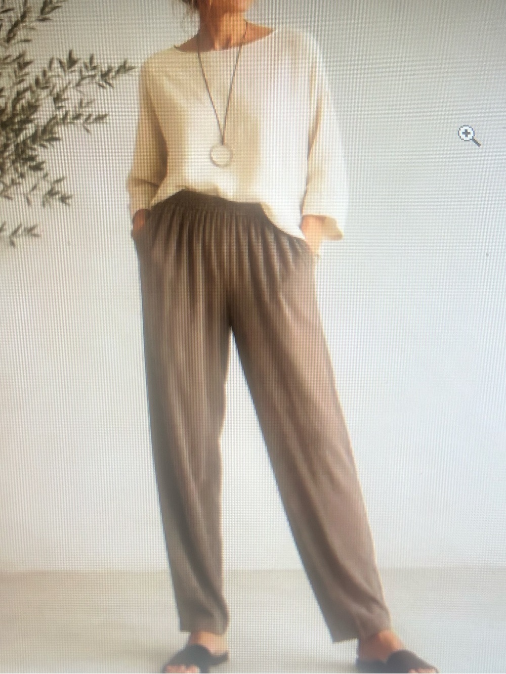 Eileen Fisher silk Georgette  Crepe Pants  in Taupe. Size M. NWTGS